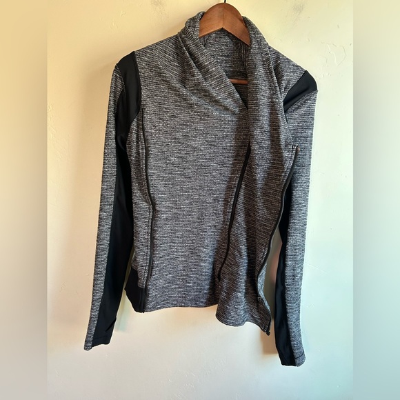 Lululemon BHAKTI Yoga JACKET women 6 Luxstreme double Zip Wrap thumbholes EUC - Picture 14 of 15